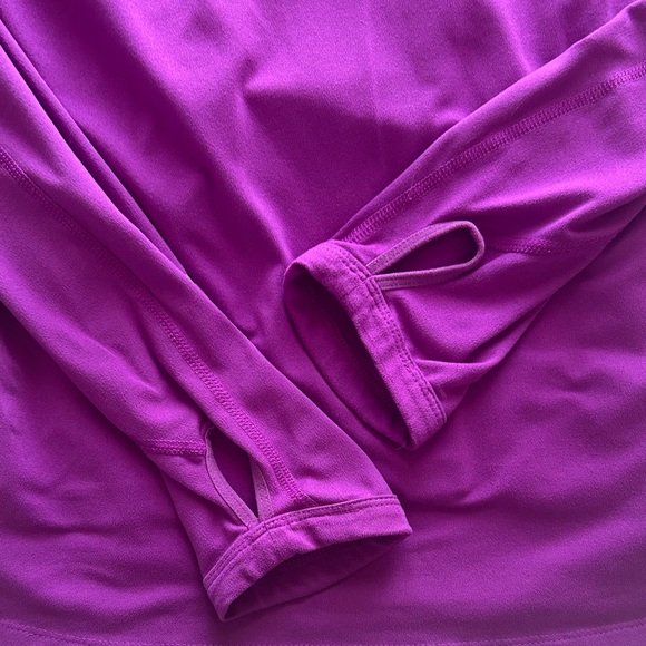 Nike: Women’s Dri-Fit Quarter-Zip Longsleeve Top (Size Medium) - Picture 4 of 6